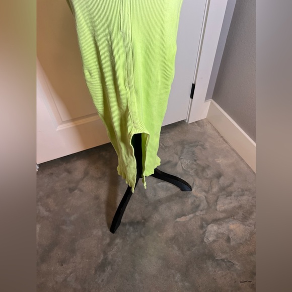 Ribbed v neck collar maxi dress - Picture 2 of 6